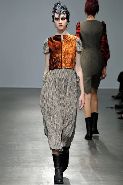 Look 5